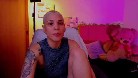 Laura Rose online show from April 9, 6:19 am