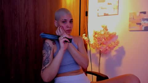 Laura Rose online show from March 18, 6:52 am