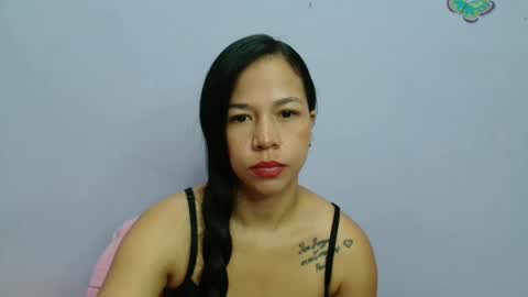 Snapshot of lauracb_ chatting on February 1, 12:47 pm lauracb          online show from February 1, 12:47 pm