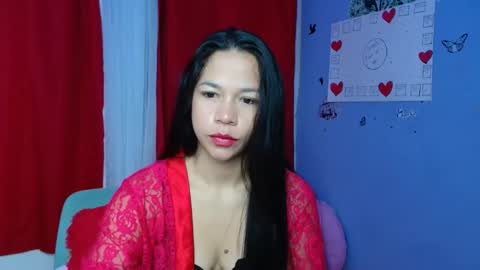 Snapshot of lauracb_ chatting on February 23, 9:33 am lauracb          online show from February 23, 9:33 am
