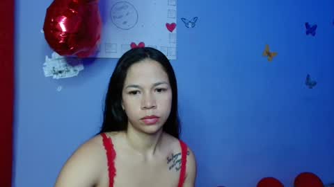 Snapshot of lauracb_ chatting on February 17, 10:07 am lauracb          online show from February 17, 10:07 am