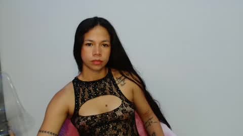 Snapshot of lauracb_ chatting on September 28, 5:27 am lauracb          online show from September 28, 5:27 am