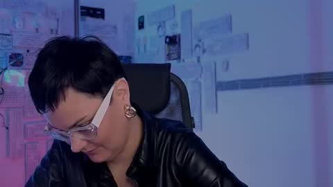 lauradavidsons online show from November 14, 6:32 pm