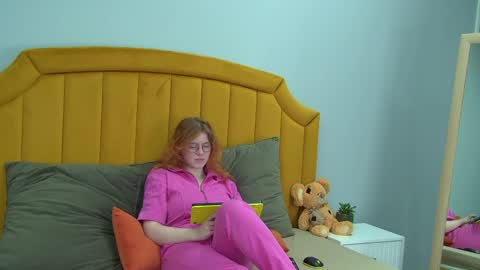 Laura online show from May 26, 4:35 pm