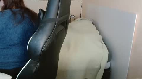 laureanne online show from March 12, 2:34 pm