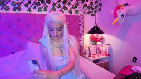 Lauren evans9 online show from April 5, 4:31 am