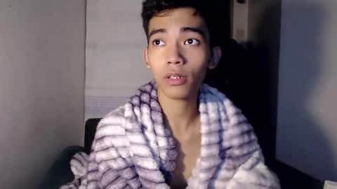 laurence_cuttieguyhere online show from July 15, 6:40 am