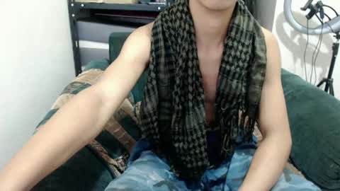laurence_cuttieguyhere online show from July 7, 5:42 am