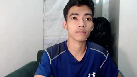 laurence_cuttieguyhere online show from July 9, 6:23 pm