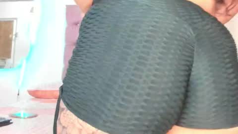 laurenlaine online show from March 20, 4:56 pm