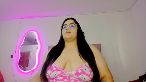 laurenlaine online show from February 10, 8:21 pm