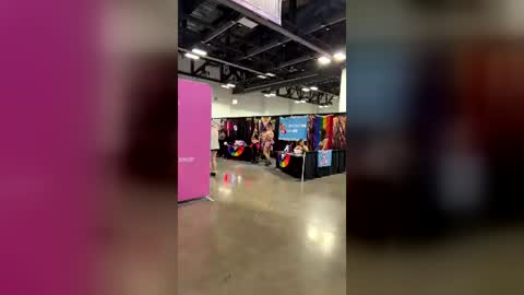 Lauren Phillips online show from June 26, 10:48 pm