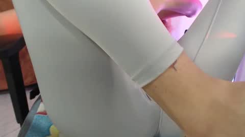 Lauren online show from February 5, 3:09 pm