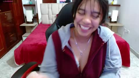 laurent online show from March 11, 9:13 am