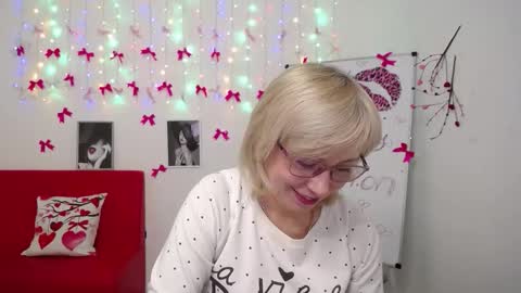 Lauren online show from March 6, 7:02 pm