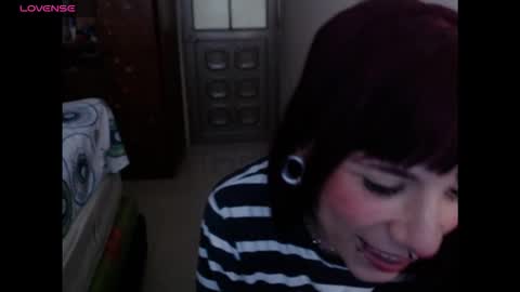 Snapshot of laurethm chatting on September 30, 7:02 pm laurethm online show from September 30, 7:02 pm