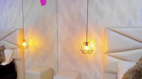 Laurent online show from December 3, 11:00 am