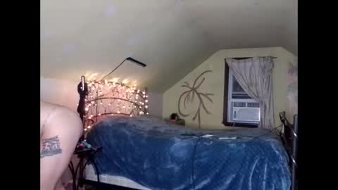 Lauren online show from December 18, 10:57 pm