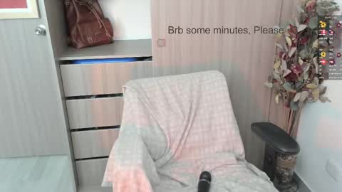 Lauryn online show from February 1, 9:34 pm