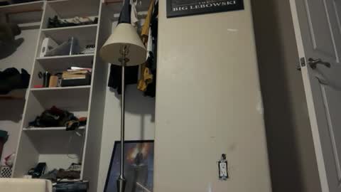 lausfavorite online show from December 15, 9:16 am