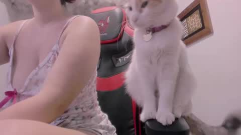 Lauu G online show from September 23, 9:47 am