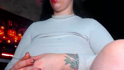 LayaMoon online show from November 2, 11:43 am