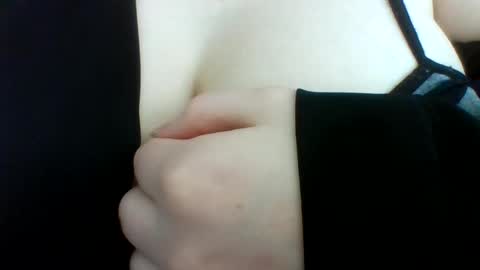 layannalea online show from May 27, 1:01 am