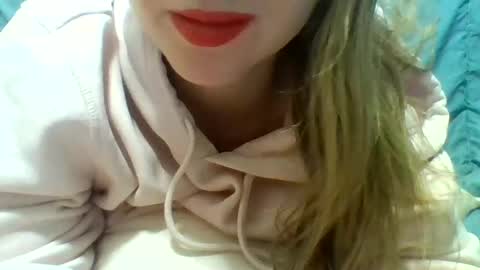Snapshot of layannalea chatting on March 1, 6:13 am layannalea online show from March 1, 6:13 am
