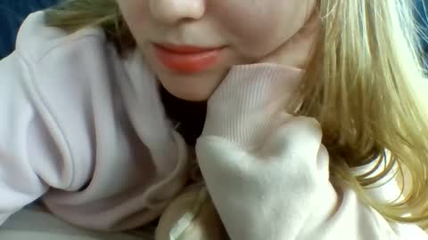 Snapshot of layannalea chatting on March 3, 7:07 pm layannalea online show from March 3, 7:07 pm