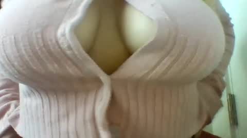 Snapshot of layannalea chatting on March 5, 12:49 am layannalea online show from March 5, 12:49 am