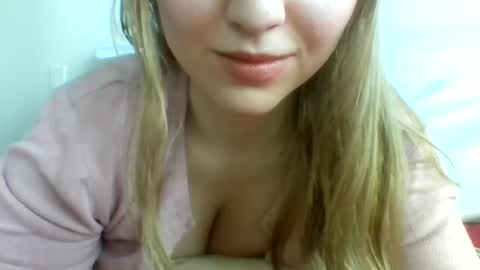 Snapshot of layannalea chatting on February 3, 9:50 pm layannalea online show from February 3, 9:50 pm
