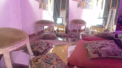 Snapshot of laye19 chatting on February 4, 5:01 pm Laye19 online show from February 4, 5:01 pm