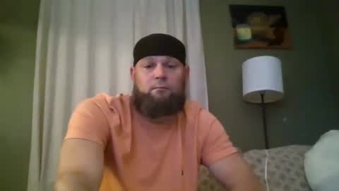 layinlow42 online show from October 22, 3:10 am