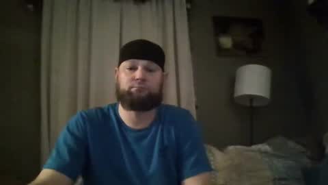 layinlow42 online show from February 2, 5:32 am