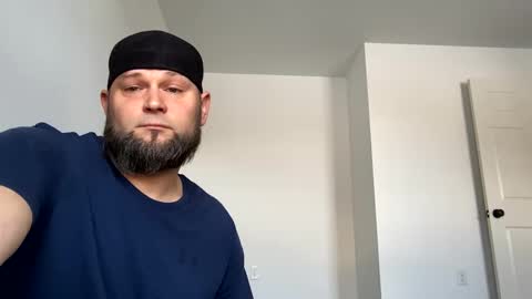 layinlow42 online show from January 28, 5:35 pm