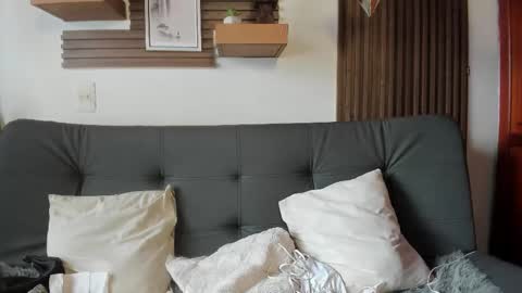 Layla online show from March 6, 8:08 pm