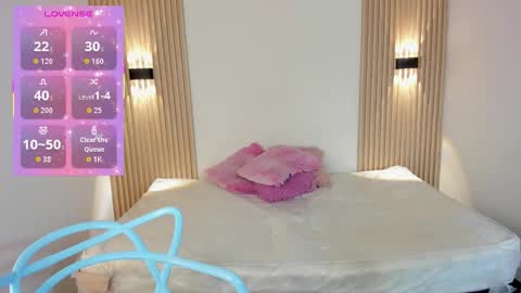 LaylaEmber online show from February 25, 1:25 pm