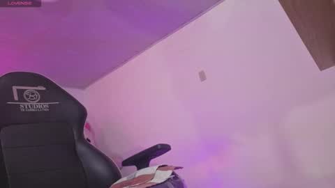 laylafoxy_tay online show from December 3, 3:51 am