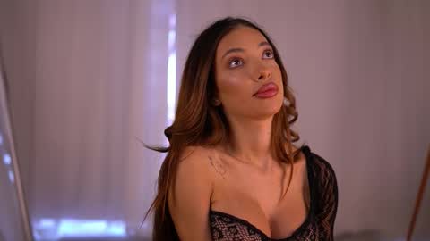 laylakristal online show from September 19, 5:55 am