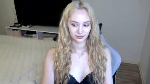 LaylaPretty001 online show from July 22, 4:25 am