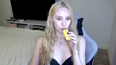 LaylaPretty001 online show from July 23, 4:10 am