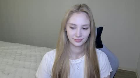 LaylaPretty001 online show from November 7, 5:43 am