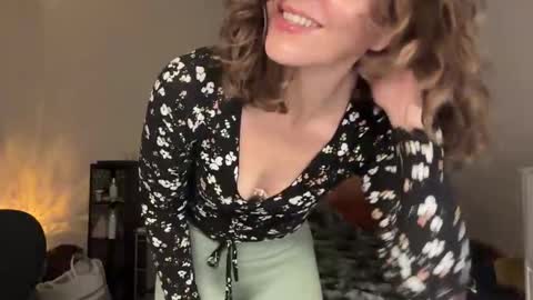 Leah Sparkles online show from April 30, 3:00 am