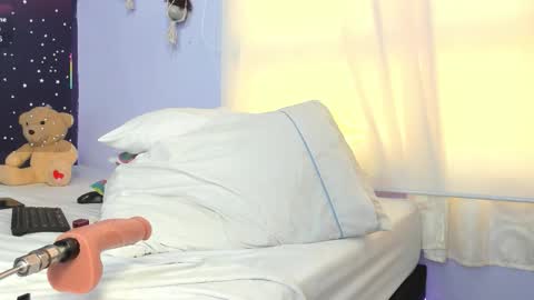 Hey Im Lea online show from March 19, 2:11 pm