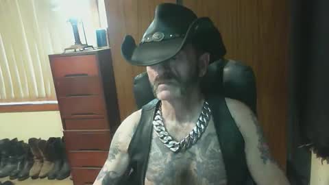 leathergreaser online show from February 19, 8:52 pm