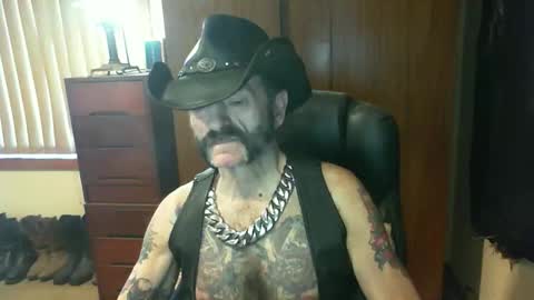 leathergreaser online show from September 14, 10:11 pm