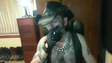 leathergreaser online show from February 16, 8:29 pm