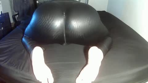 leatherman31 online show from February 27, 3:40 am