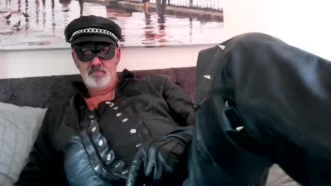 master or sir online show from July 28, 9:29 am
