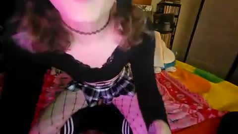 LeaVibing online show from June 22, 9:55 pm